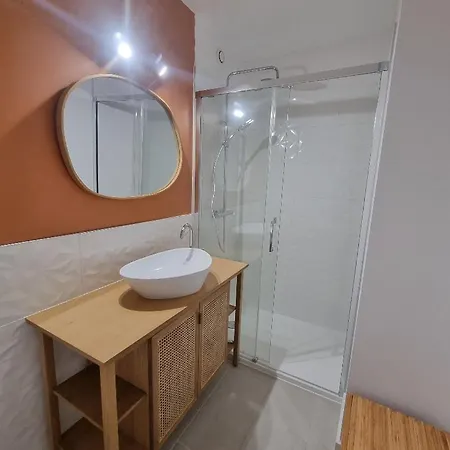 Apartment Studio Avec Terrasse En Bordure De Marseillan (Herault)